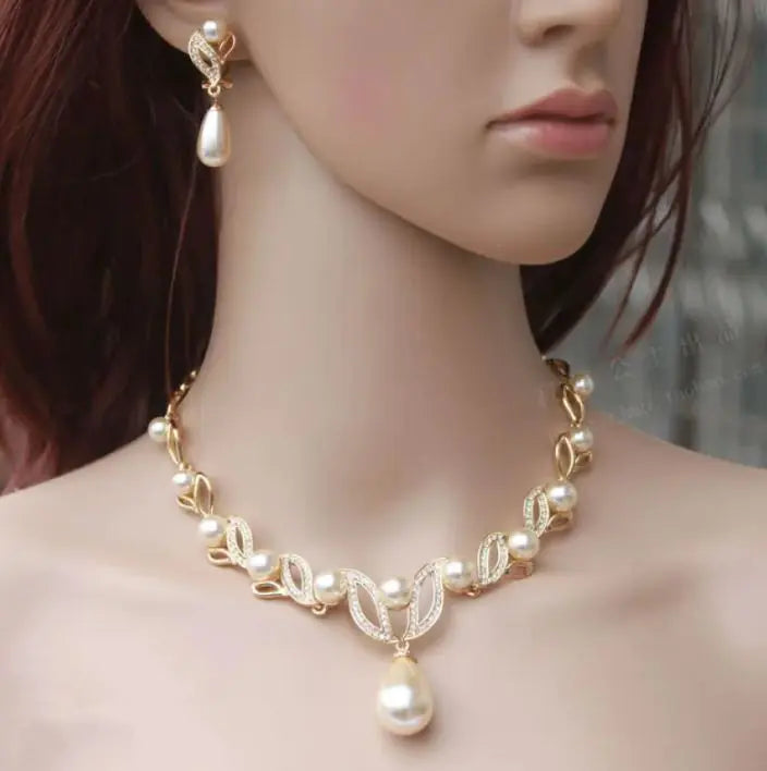 Classic Pearl & Rhinestone Necklace Set