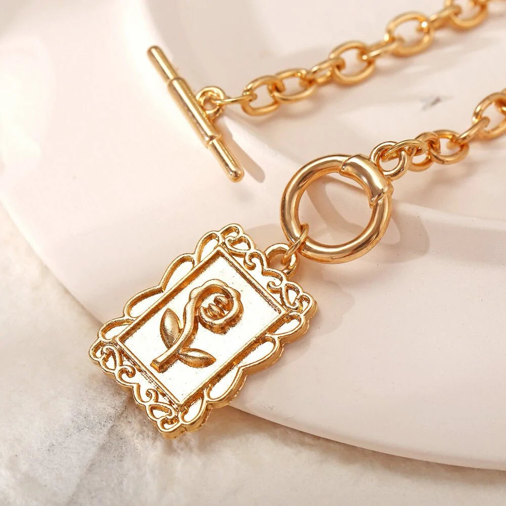 Exquisite Gold Pendant Necklaces for Women