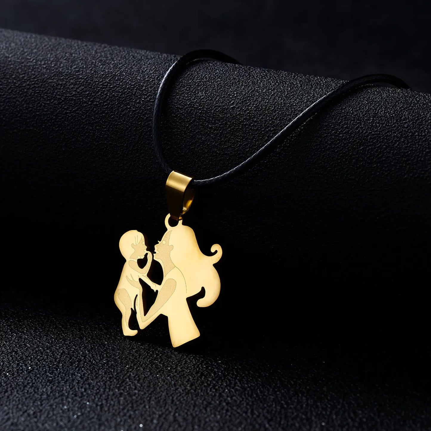 Beloved Mama Pendant Necklace