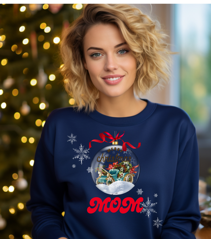 🎁 Merry & Mommin’ – Cozy Christmas Sweatshirt for Moms