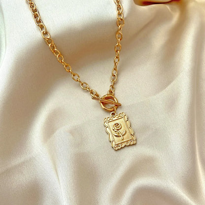 Exquisite Gold Pendant Necklaces for Women